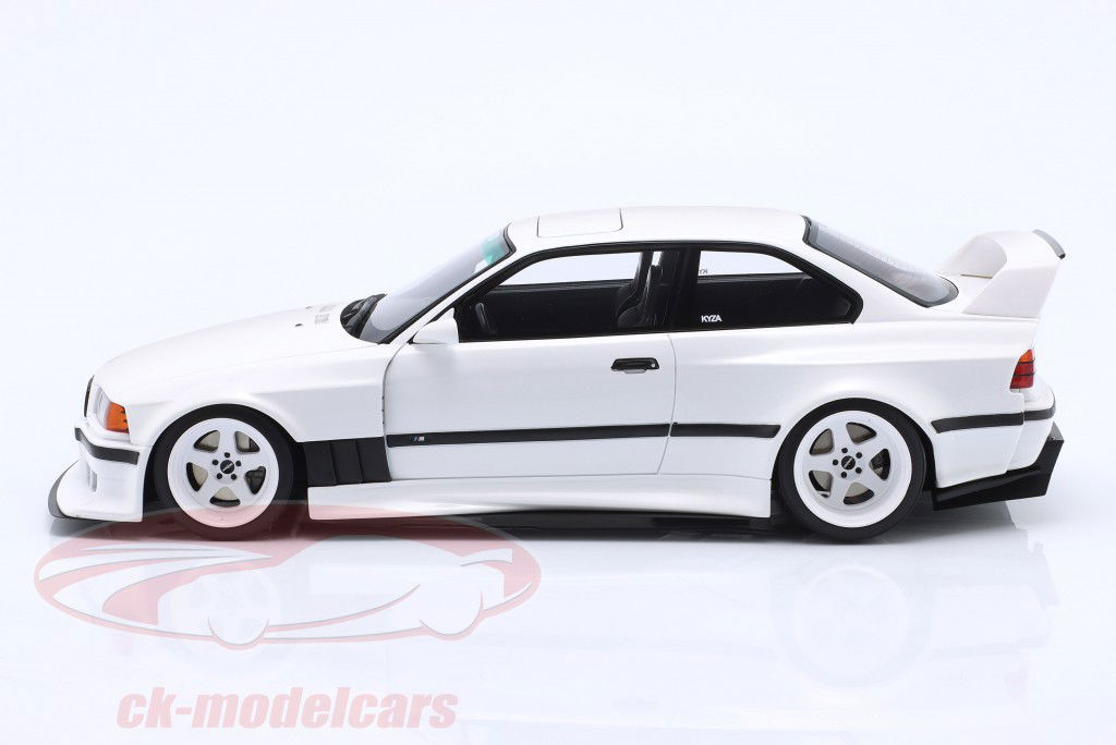 BMW E36 Khyzyl Saleem Год постройки 2022 альпийский белый 1:18 OttOmobile