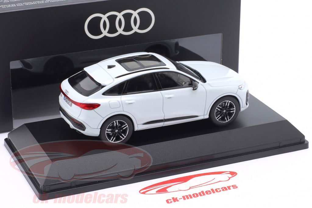 Audi Q5 Sportback blanc glacier 1:43 Norev