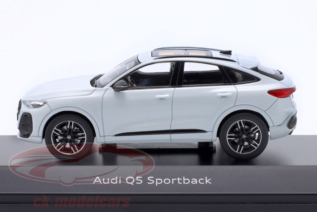 Audi Q5 Sportback blanc glacier 1:43 Norev