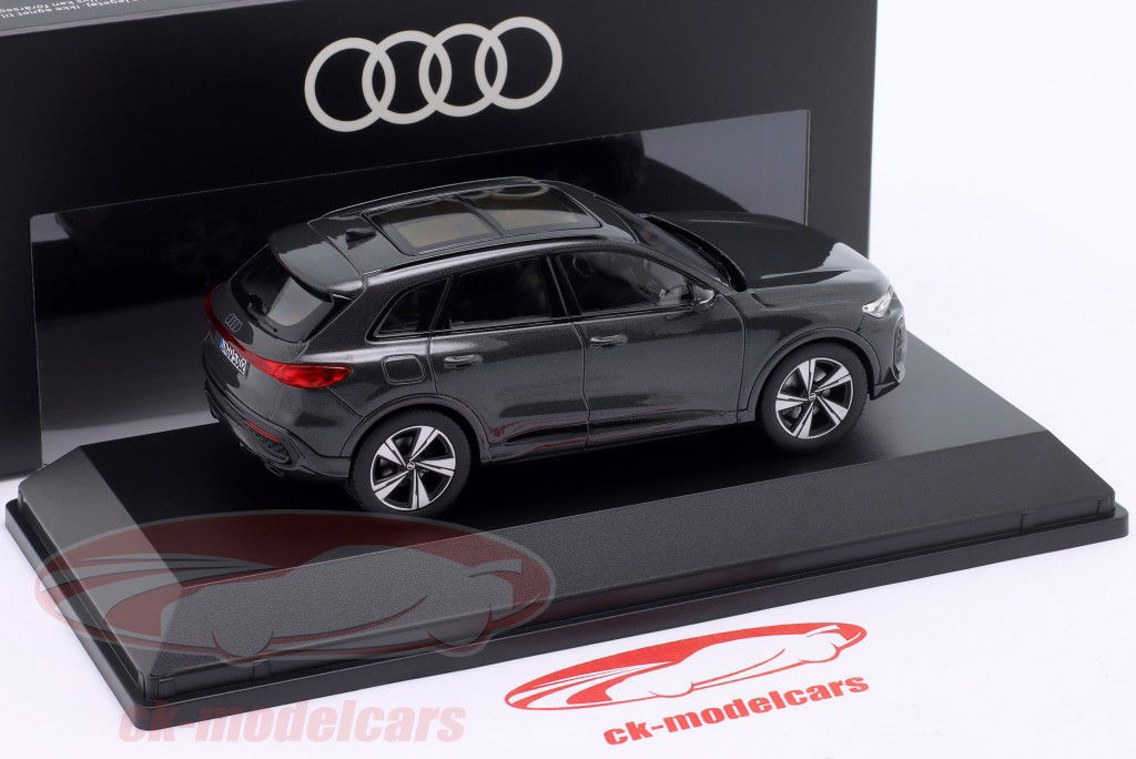 Audi Q5 タンボラグレー 1:43 Norev