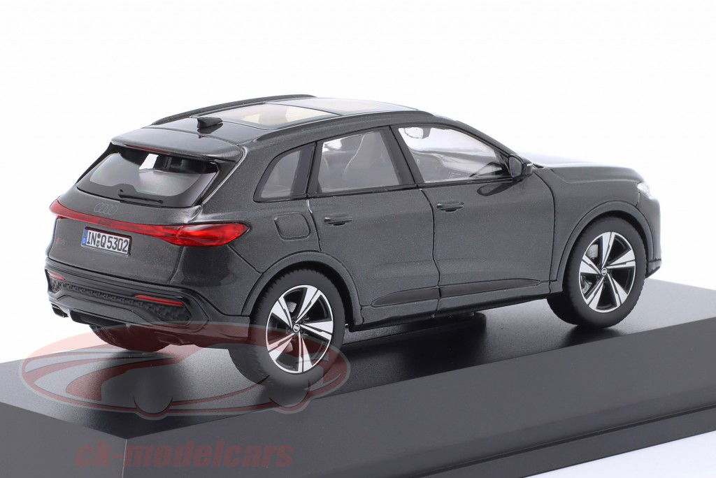 Audi Q5 タンボラグレー 1:43 Norev