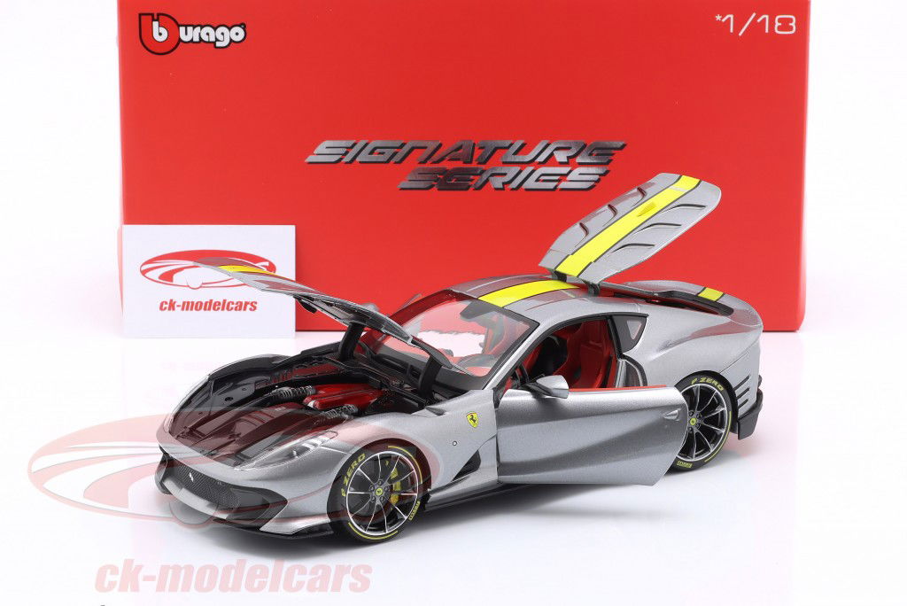 Ferrari 812 Competizione 建設年 2021 グレー メタリック 1:18 Bburago Signature