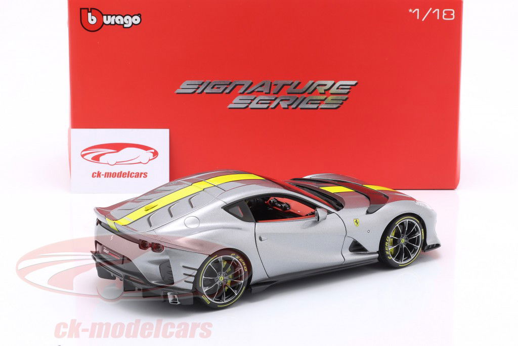 Ferrari 812 Competizione 建設年 2021 グレー メタリック 1:18 Bburago Signature