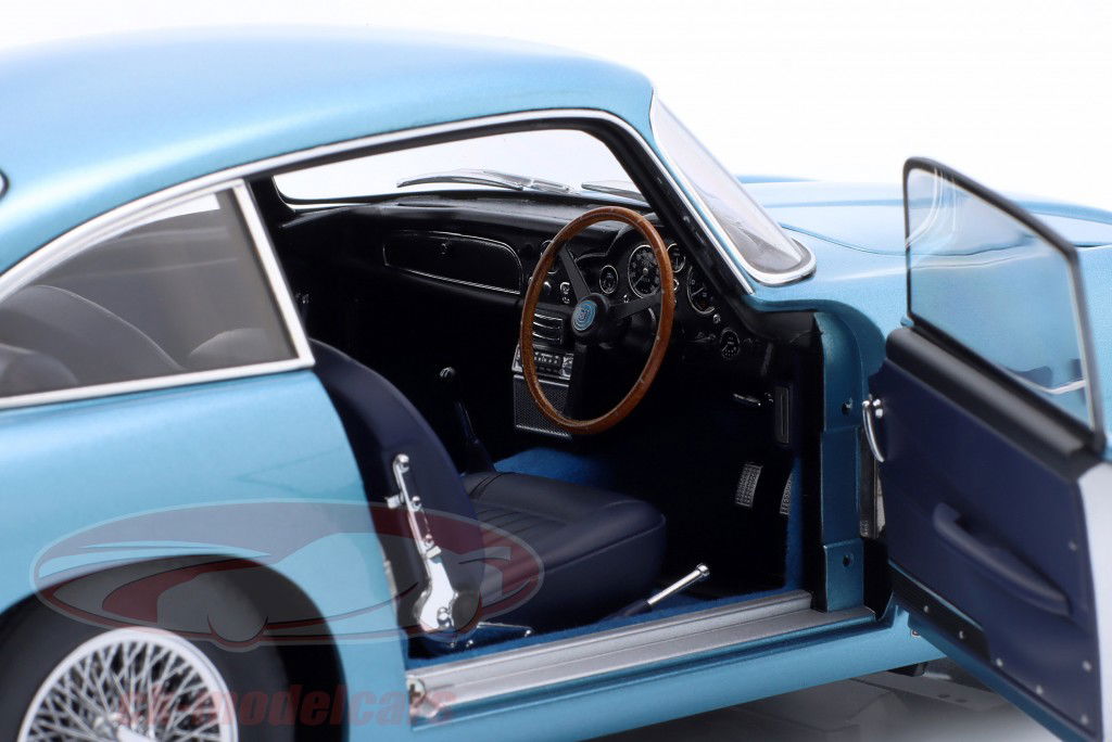 Aston Martin DB5 Bouwjaar 1964 Caribisch gebied parelblauw 1:18 AUTOart