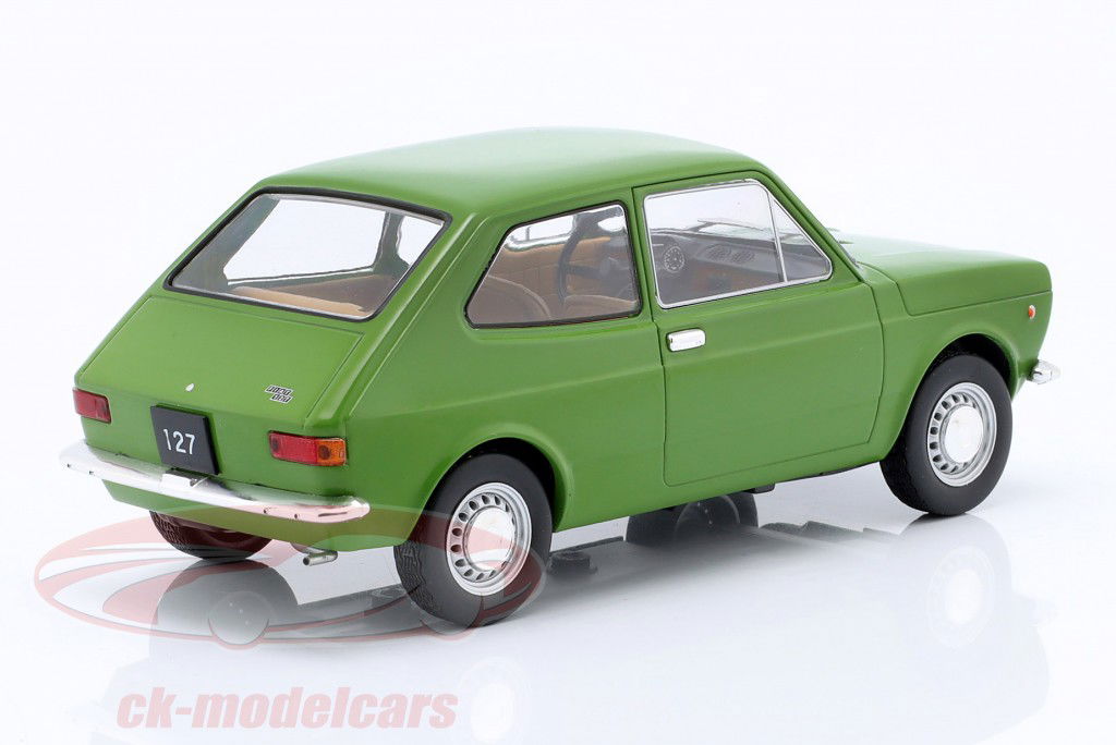 Fiat 127 Year 1971 green 1:24 WhiteBox