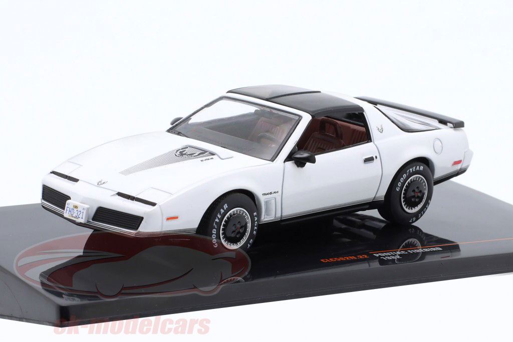 Pontiac Firebird Año de construcción 1982 blanco 1:43 Ixo