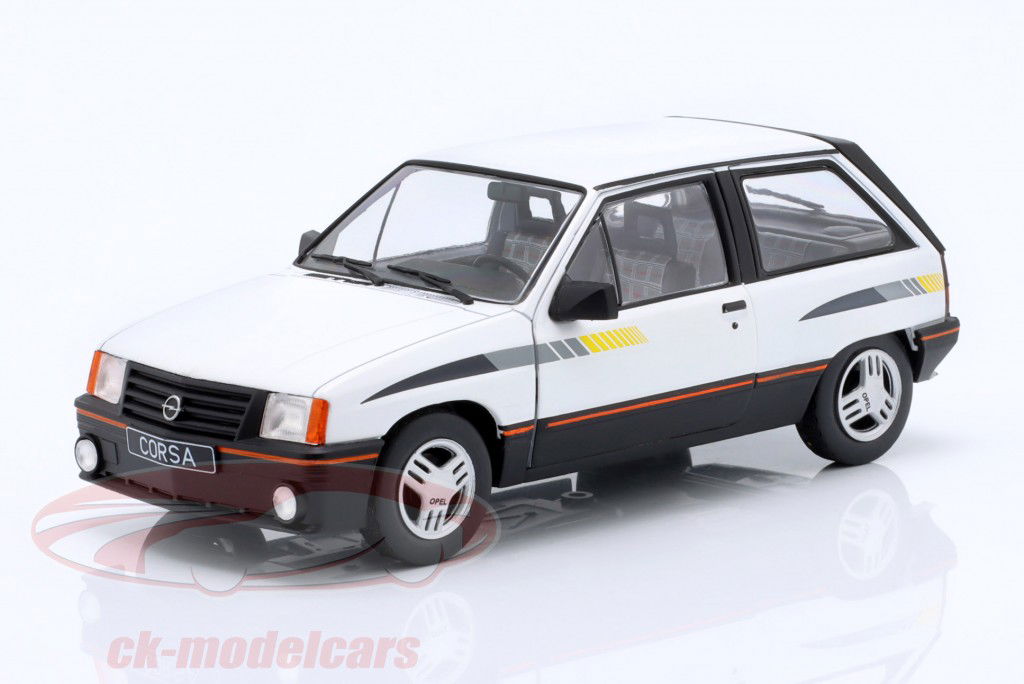 Opel Corsa A SR Année de construction 1985 blanc 1:24 WhiteBox
