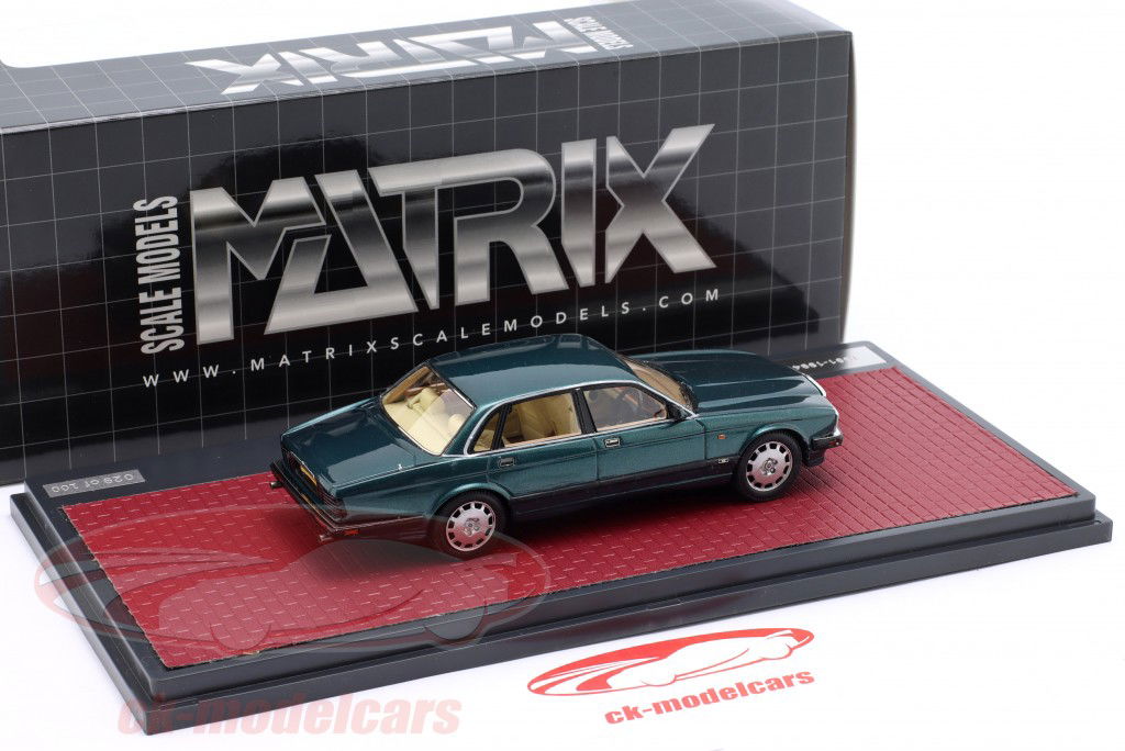 Jaguar XJR (J40) Año de construcción 1991-1995 azul metálico 1:43 Matrix