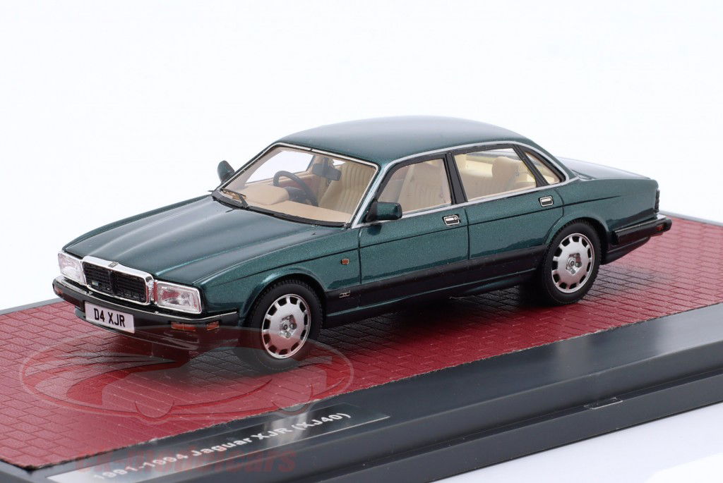 Jaguar XJR (J40) Año de construcción 1991-1995 azul metálico 1:43 Matrix