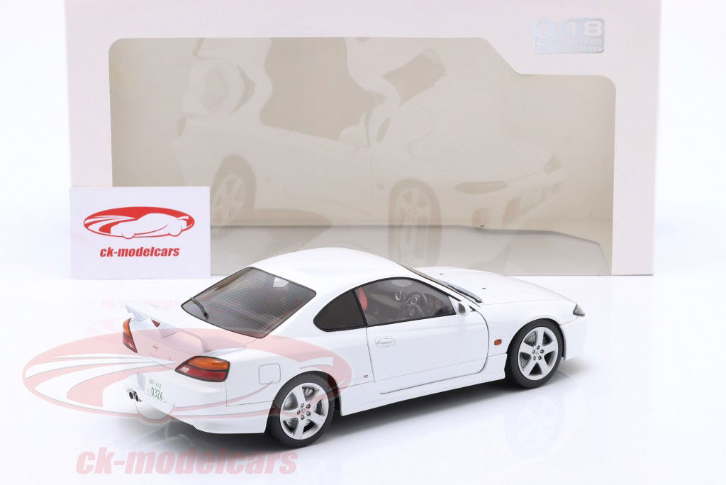 Nissan Silvia S15 Spec-R Aero Bouwjaar 1999 Aspen wit 1:18 Solido