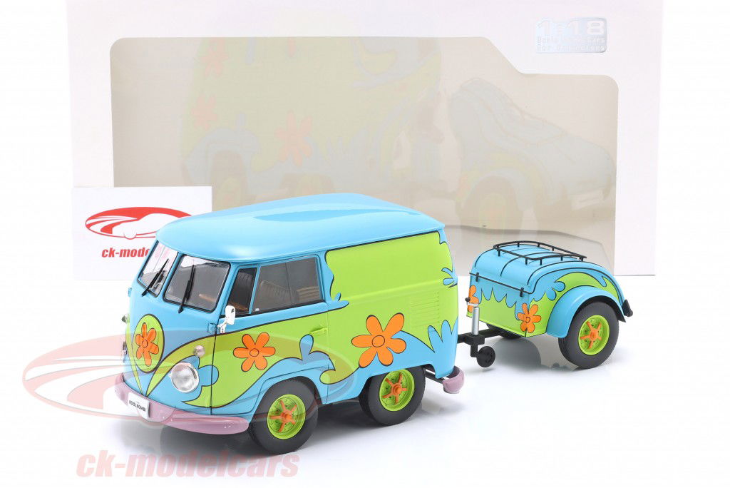 Kool Kombi Ghost Hunter Year 2024 Flower Power 1:18 Solido