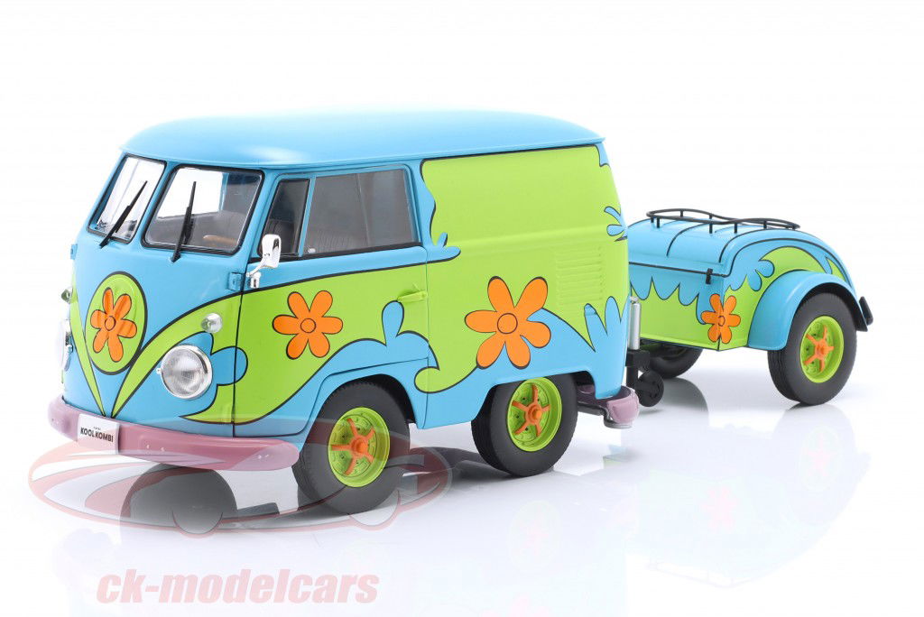 Kool Kombi Ghost Hunter Ano de construção 2024 Flower Power 1:18 Solido