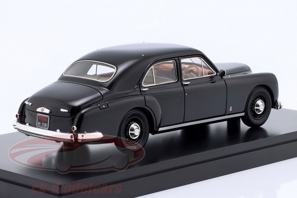 Alfa Romeo 6C 2500 Turismo Berlina Byggeår 1950-1952 sort 1:43 Matrix