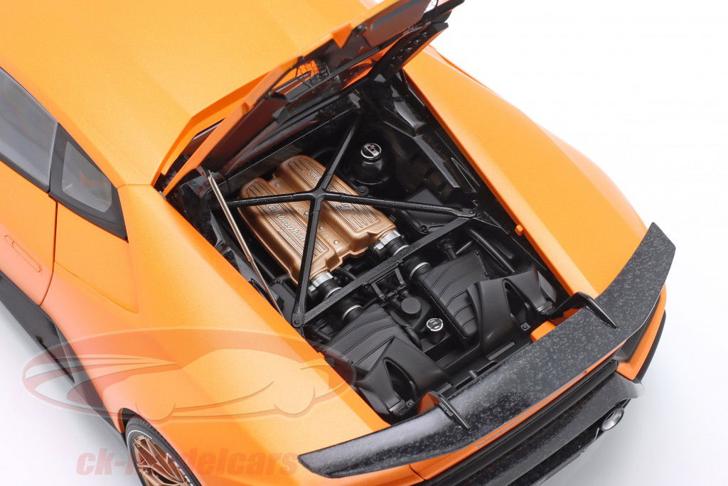 Lamborghini Huracan Performante Byggeår 2017 anthaeus appelsin 1:12 AUTOart