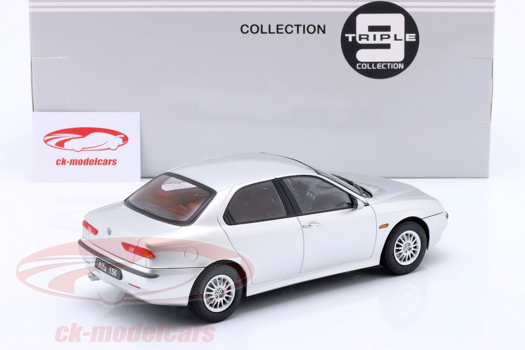 Alfa Romeo 156 Anno di costruzione 1998 argento metallico 1:18 Triple9