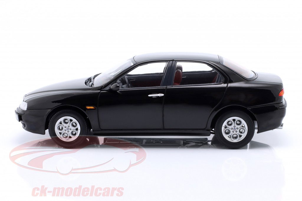 Alfa Romeo 156 Année de construction 1998 noir 1:18 Triple9