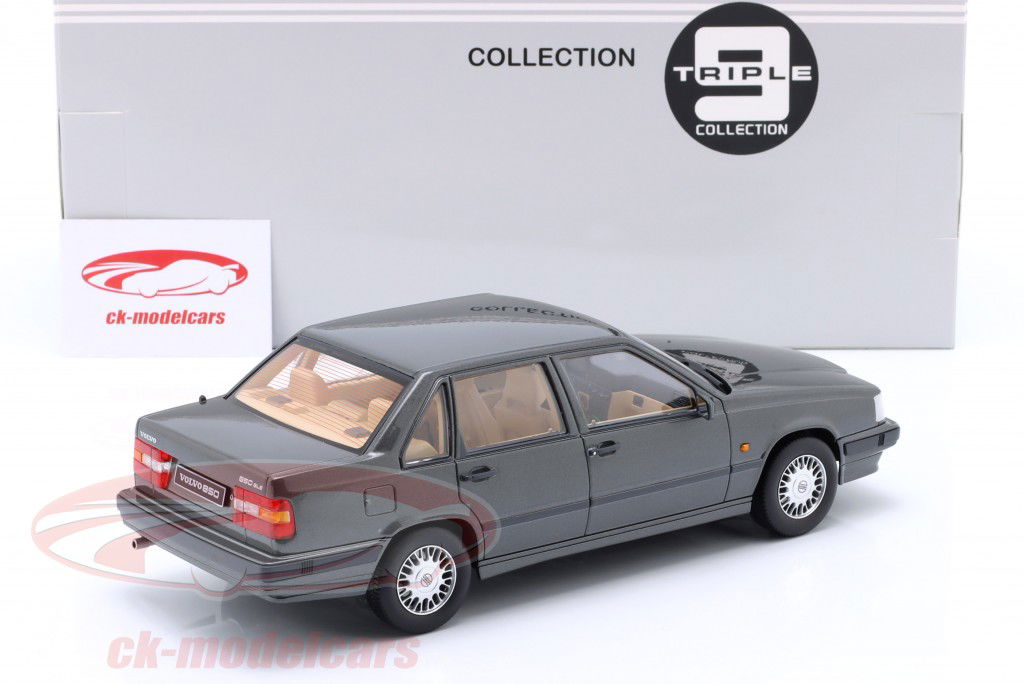 Volvo 850 Baujahr 1993 dunkelgrau metallic 1:18 Triple9