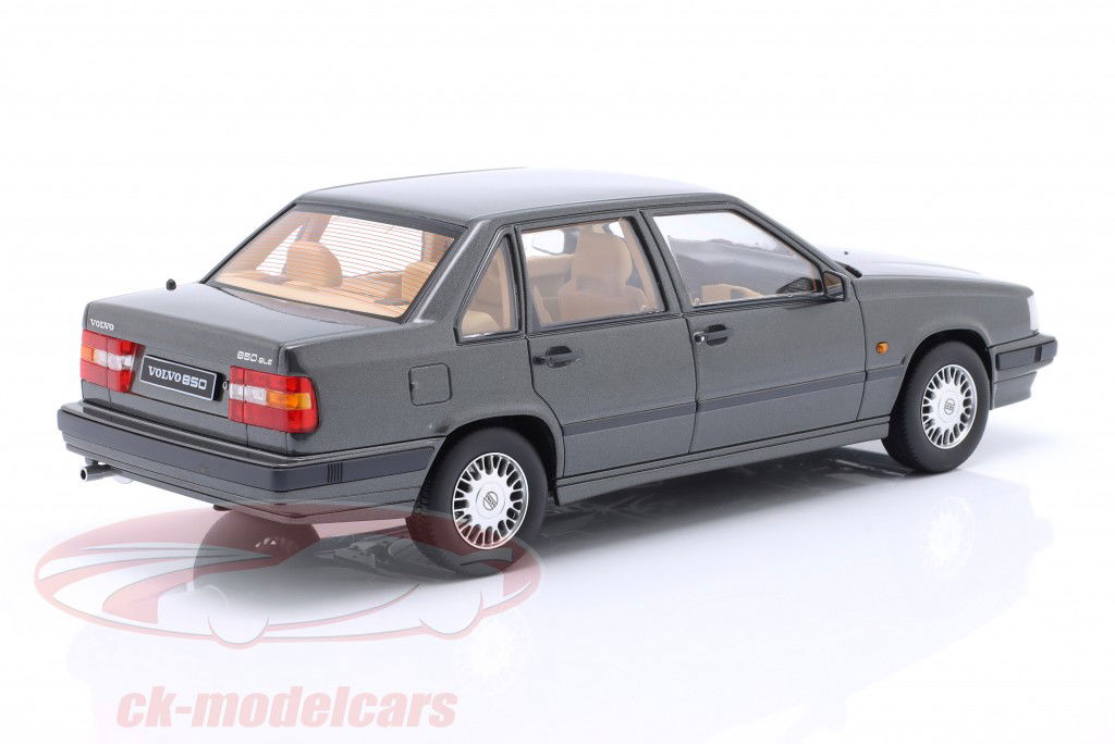 Volvo 850 Year 1993 dark grey metallic 1:18 Triple9