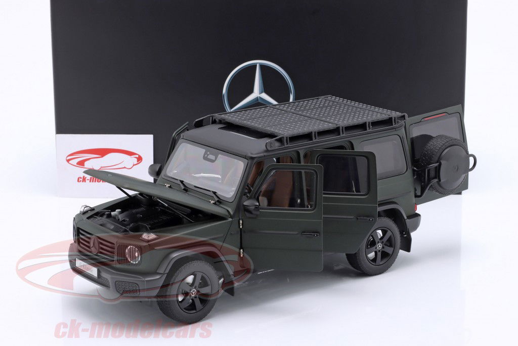 Mercedes-Benz G-Class W465 Professional Line Year 2022 olive green magno 1:18 Norev