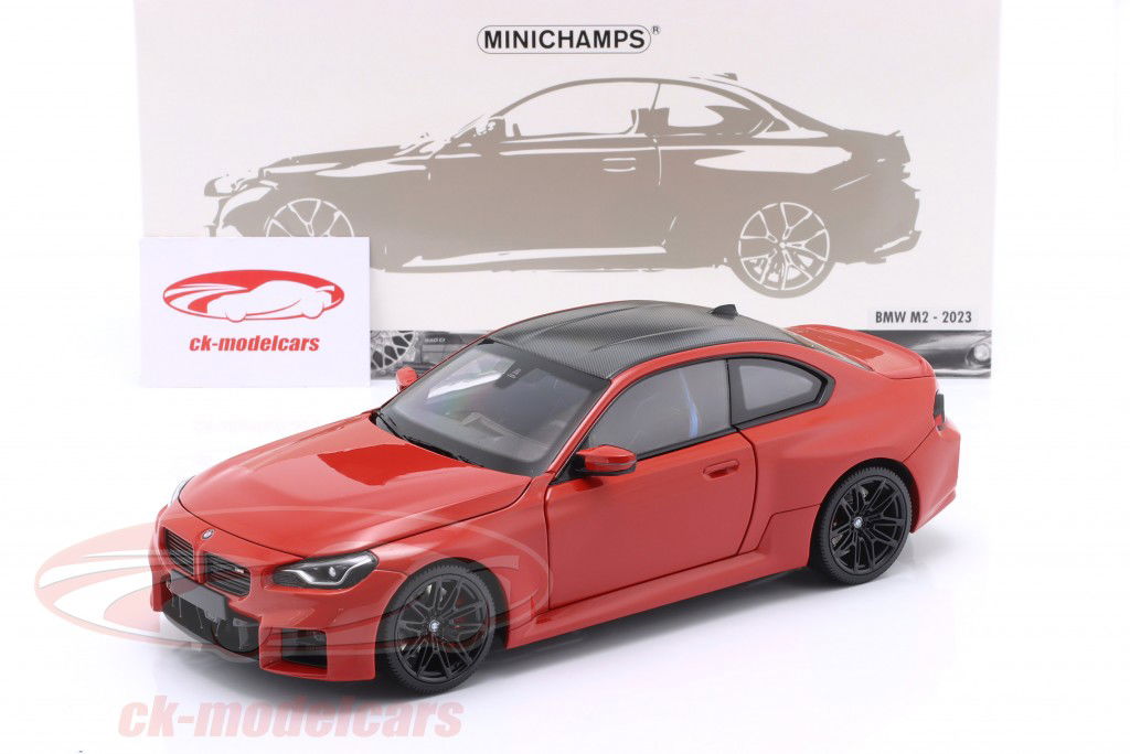 BMW M2 G87 Baujahr 2023 rot metallic 1:18 Minichamps