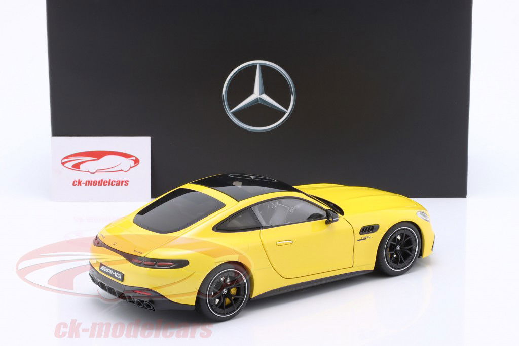 「孫悟空」MINICHAMPS Mercedes AMG NZG 1:18 Mercedes-Benz AMG GT43 sunny yellow B66960587 model
