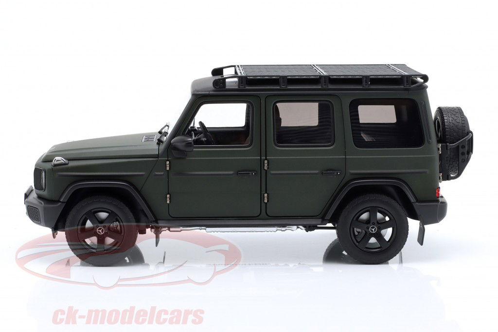 Mercedes-Benz G-Class W465 Professional Line Year 2022 olive green magno 1:18 Norev