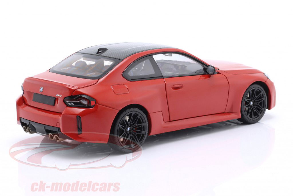 BMW M2 G87 Byggeår 2023 rød metallisk 1:18 Minichamps