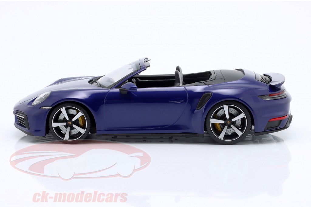 Porsche 911 (992) Turbo S convertible 2020 bleu gentiane métallique 1:18 Minichamps