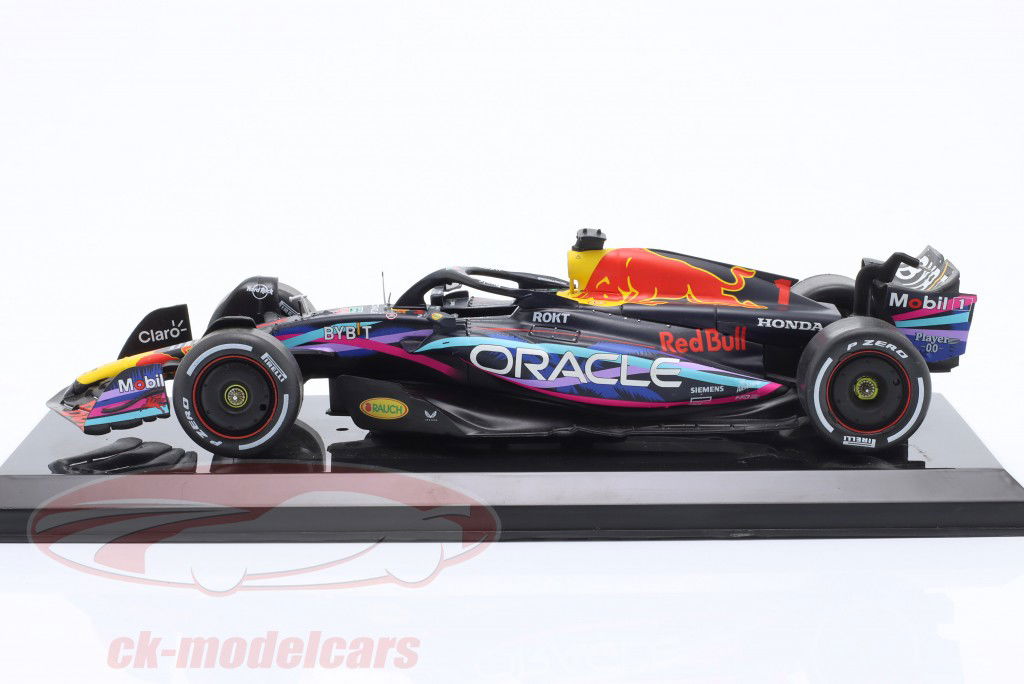 M. Verstappen Red Bull RB19 #1 Miami GP Formula 1 World Champion 2023 1:24 Premium Collectibles