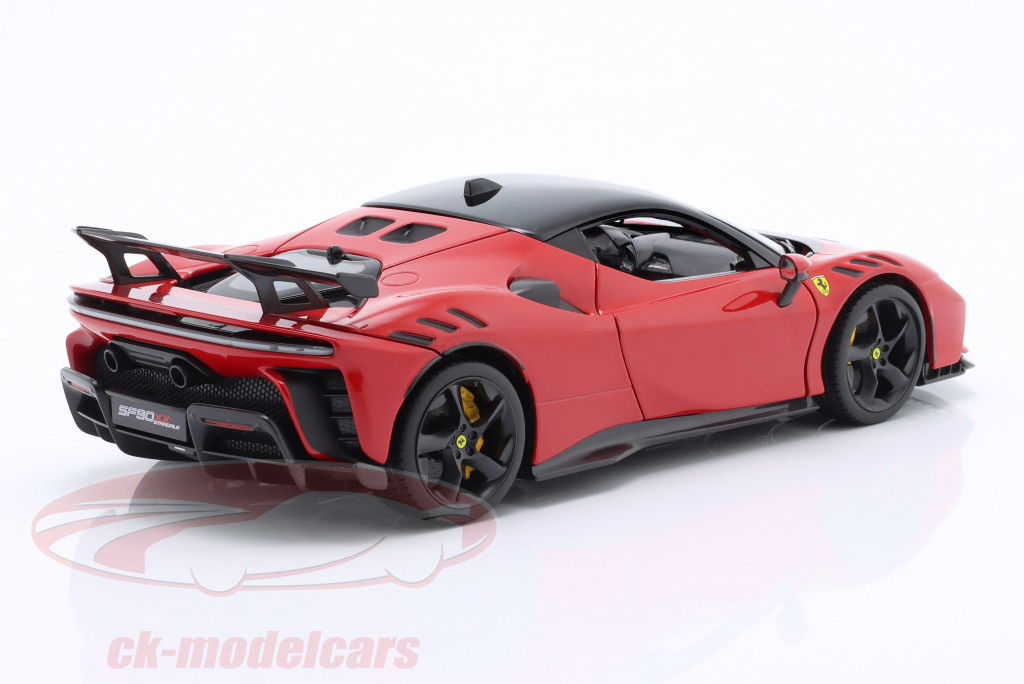 Ferrari SF90XX Stradale Byggeår 2024 rød metallisk 1:18 Bburago