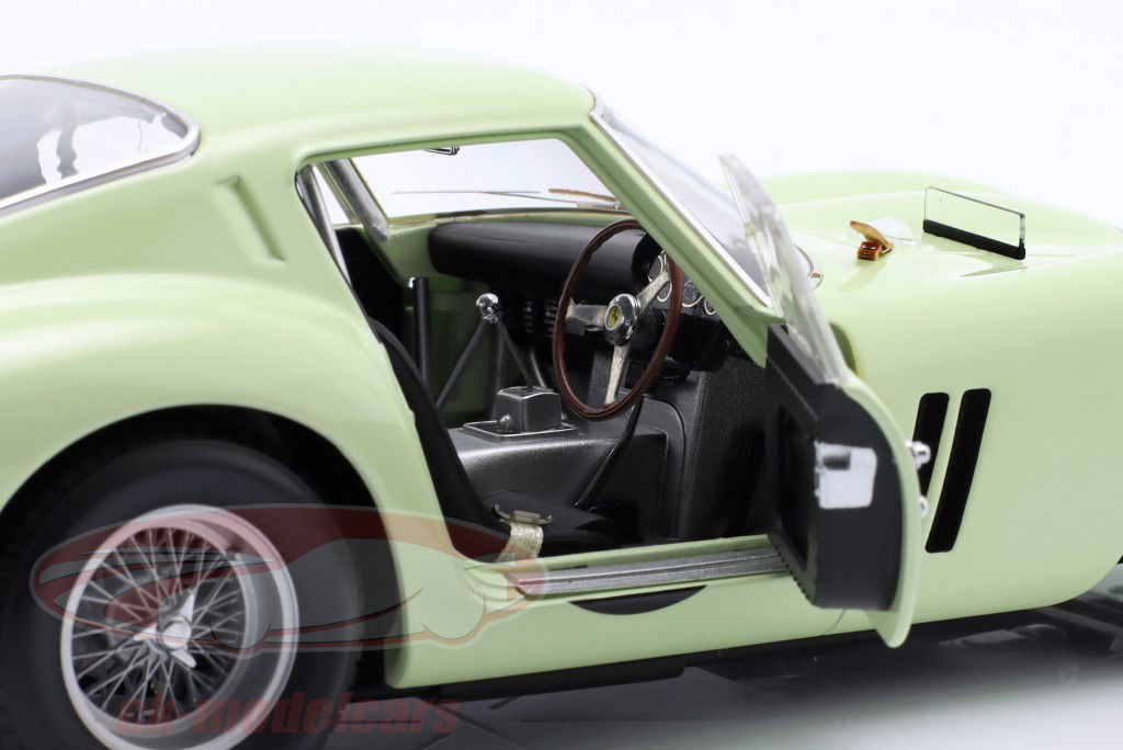 Ferrari 250 GTO #15 gagnant Tourist Trophy Goodwood 1962 Ireland 1:18 Kyosho
