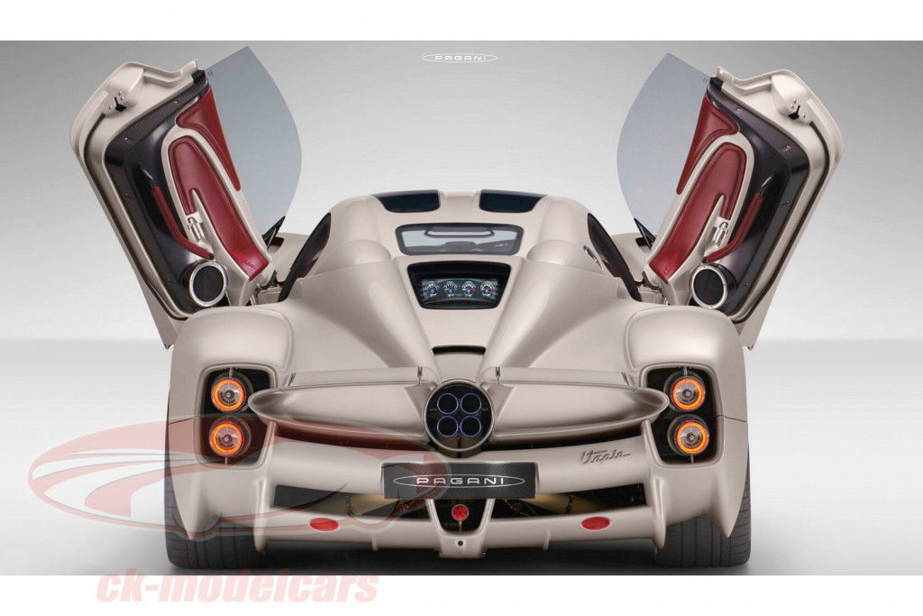 Pagani Utopia Kit Ренессанс серый 1:8 Pocher