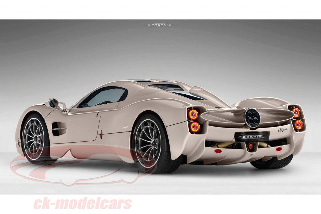 Pagani Utopia Kit Renaissance gris 1:8 Pocher