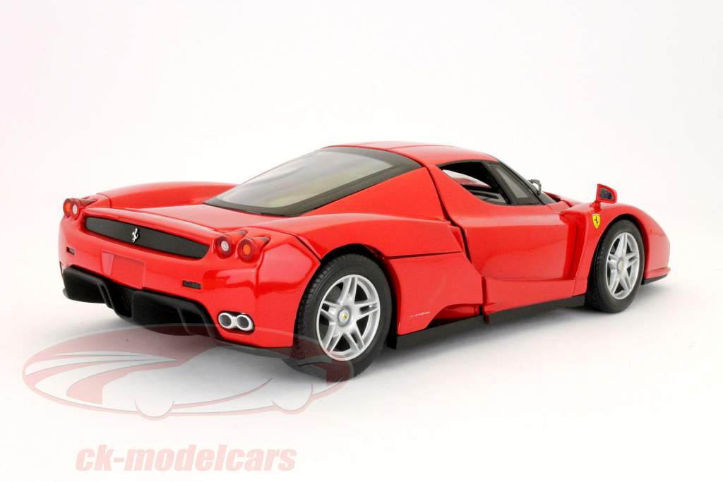 1:18 HotWheels Энцо Феррари красного