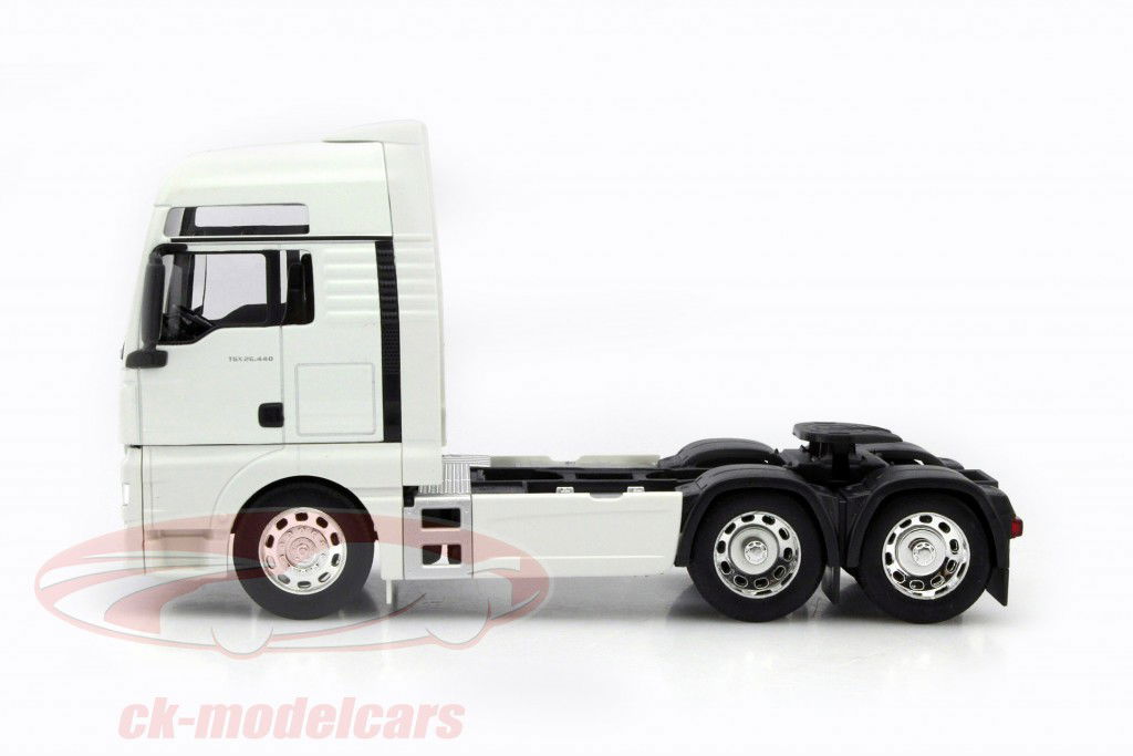 MAN TGX (6x4) weiß 1:32 Welly