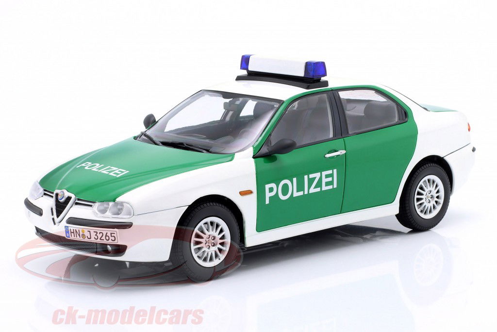 Alfa Romeo 156 警察 德国 建造年份 1998 白色的， 绿色的 1:18 Triple9