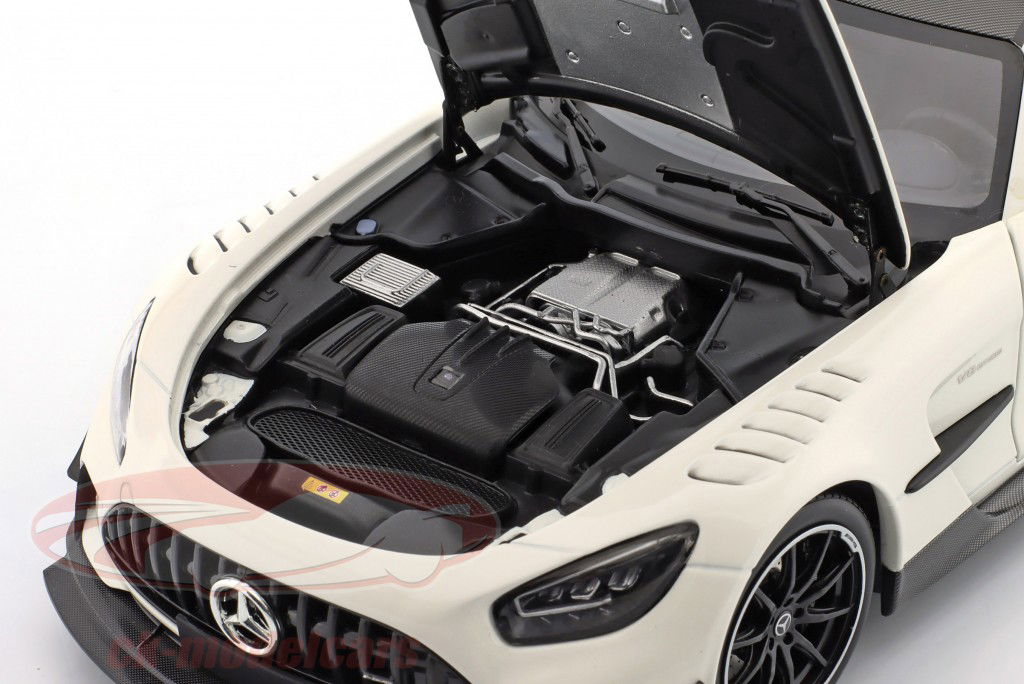 Mercedes-Benz AMG GT Black Series year 2021 white metallic 1:18 Minichamps