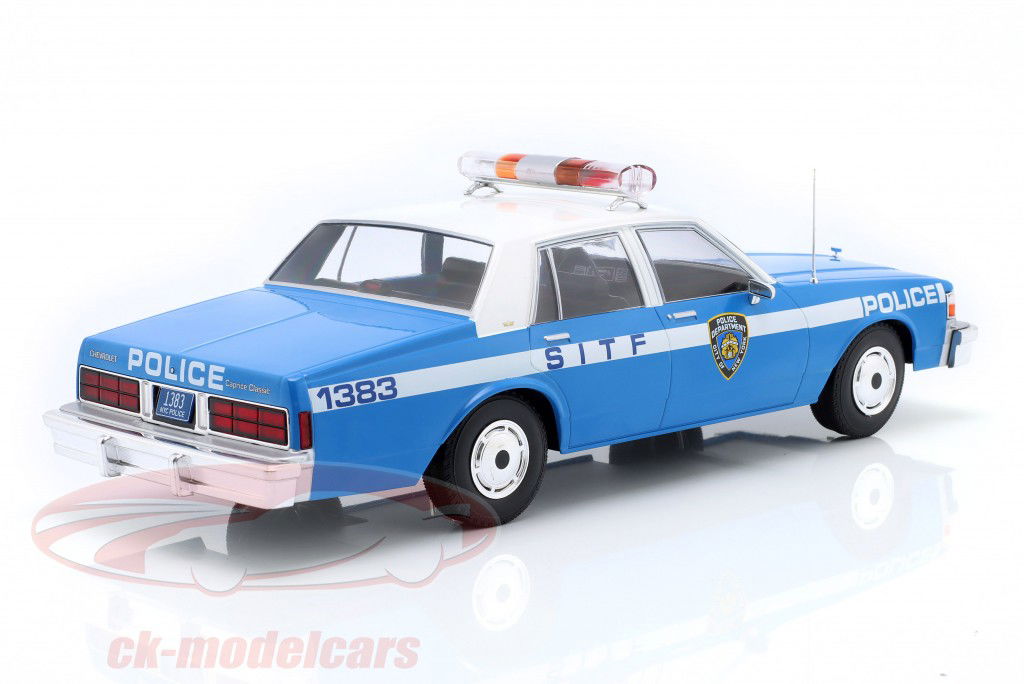 Chevrolet Caprice NYPD Year 1987 blue, white 1:18 ModelCar Group