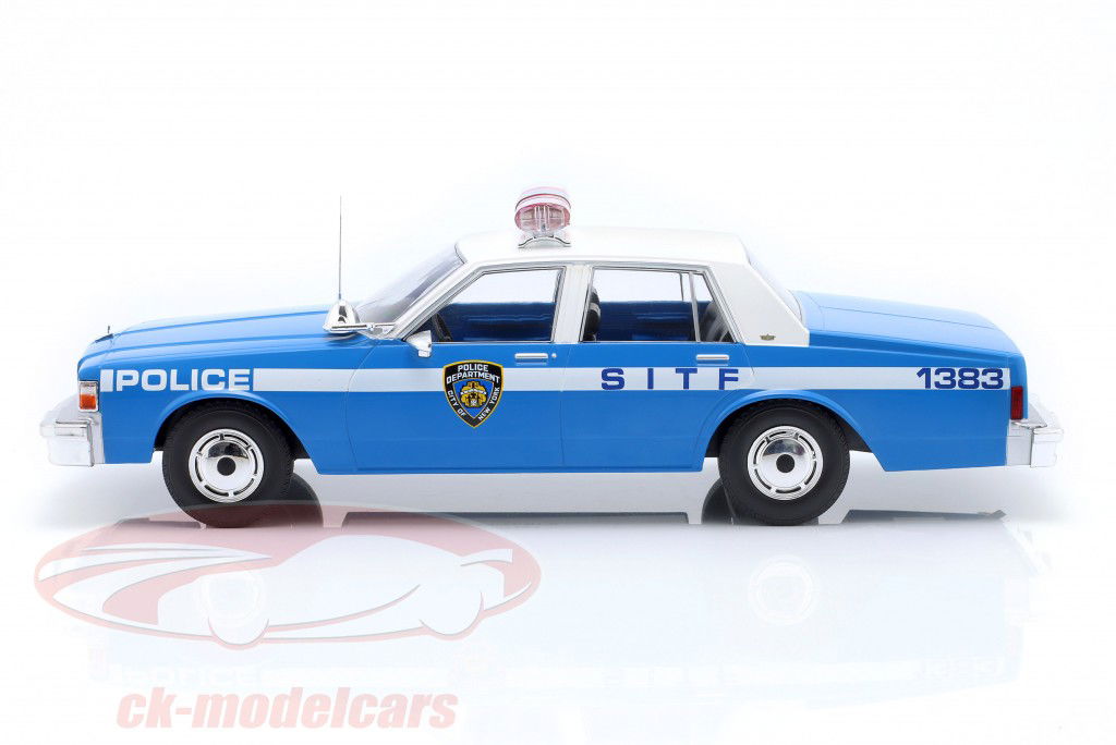 Chevrolet Caprice NYPD Year 1987 blue, white 1:18 ModelCar Group