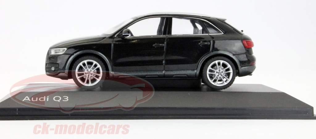 Audi Q3 phantom black 1:43 Schuco