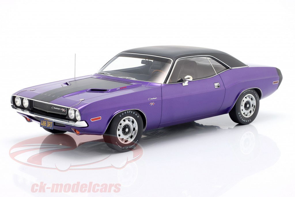 Dodge Challenger R/T Ano de construção 1970 roxo metálico 1:12 OttOmobile