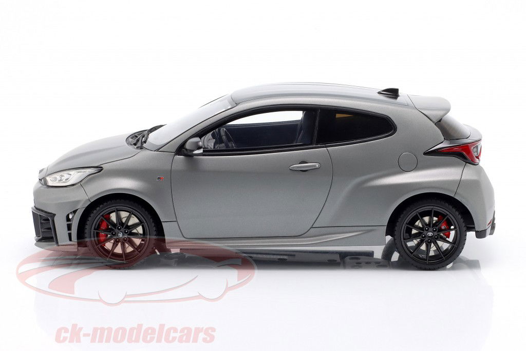 Toyota Yaris GR Année de construction 2024 gris métallique 1:18 OttOmobile