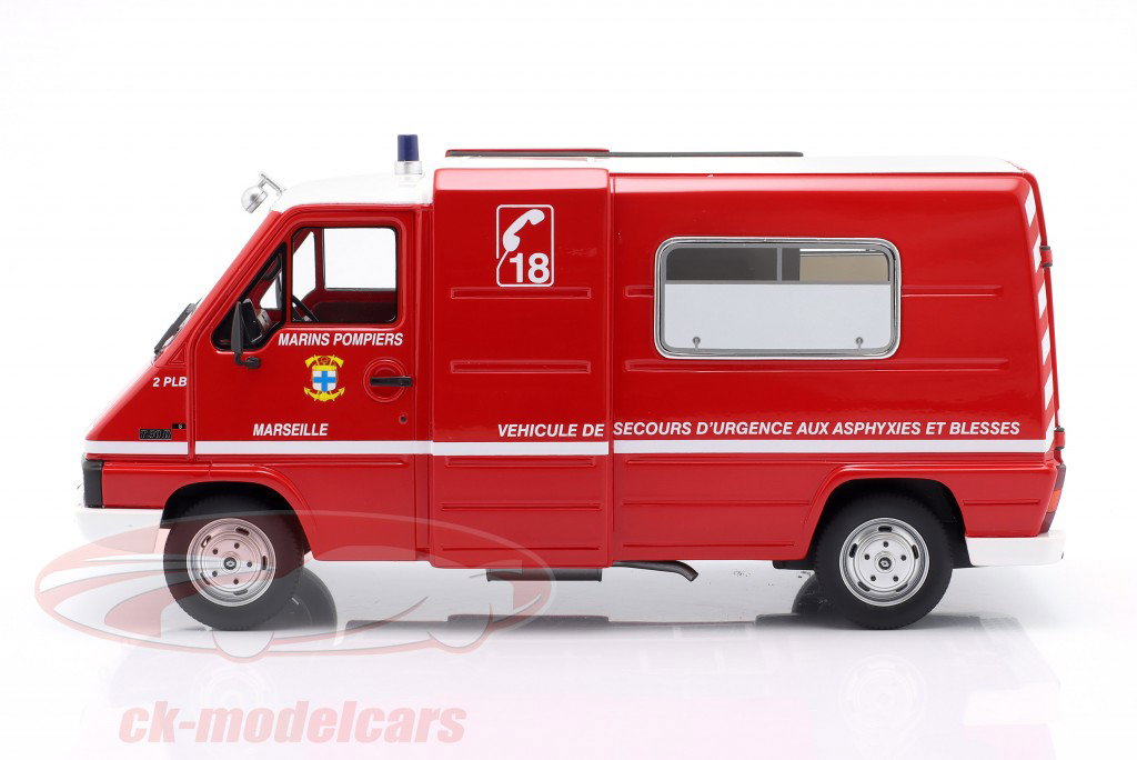 Renault Master T30 VSAB Pompiers Marseille 1980 rouge 1:18 OttOmobile