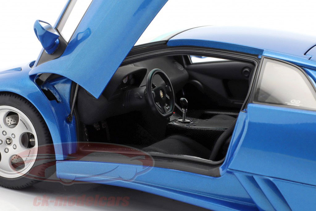 Lamborghini Diablo SE30 Construction year 1993 blue metallic 1:18 AUTOart
