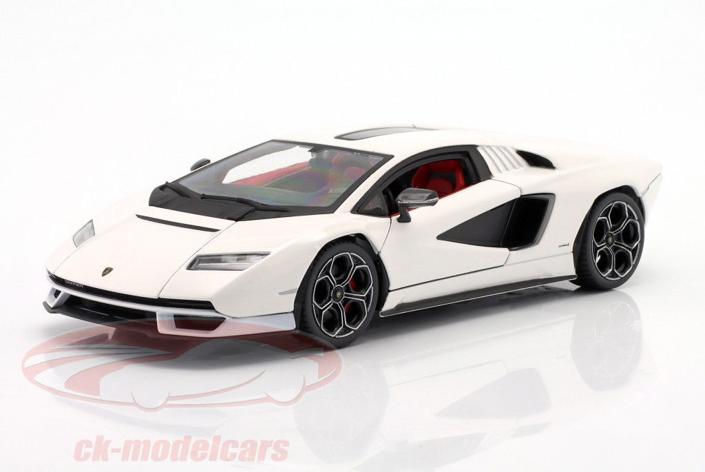 Lamborghini Countach LPI 800-4 Baujahr 2022 weiß 1:24 Bburago