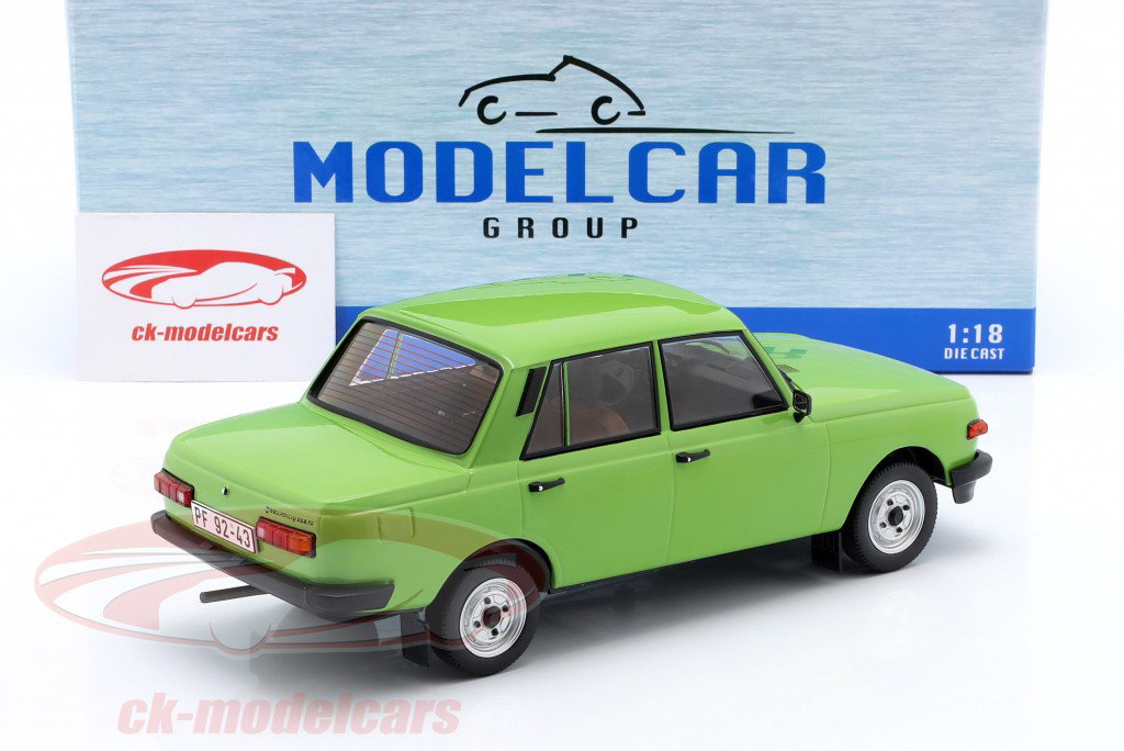 Wartburg 353 Année de construction 1985 vert 1:18 ModelCar Group