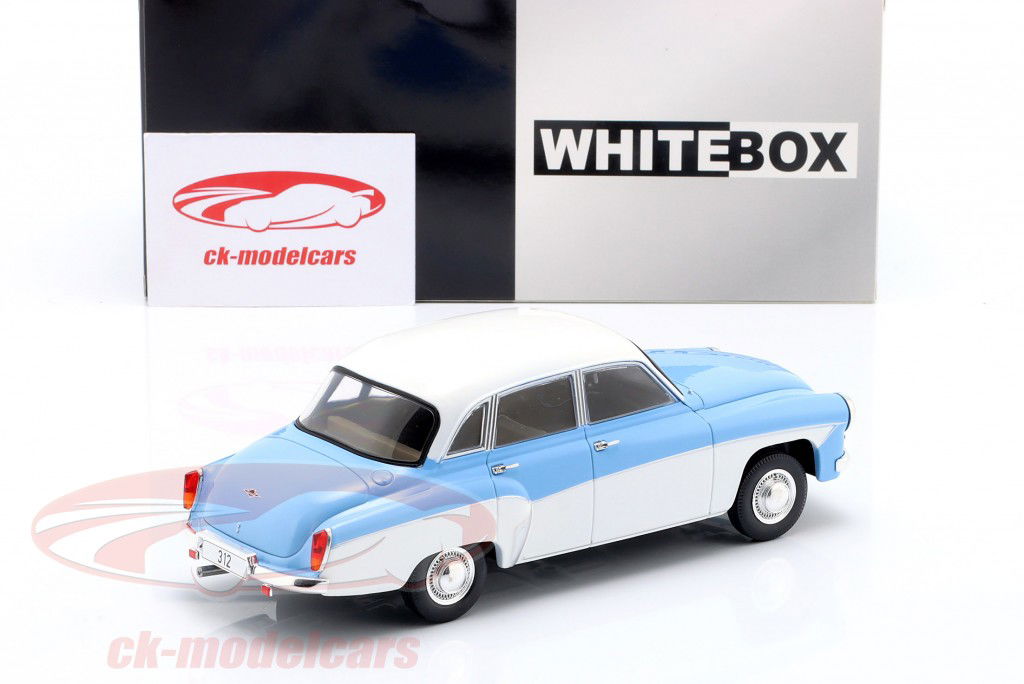 Wartburg 312 Byggeår 1965 lyseblå / hvid 1:24 WhiteBox