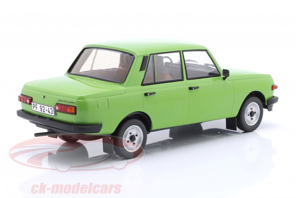 Wartburg 353 Année de construction 1985 vert 1:18 ModelCar Group