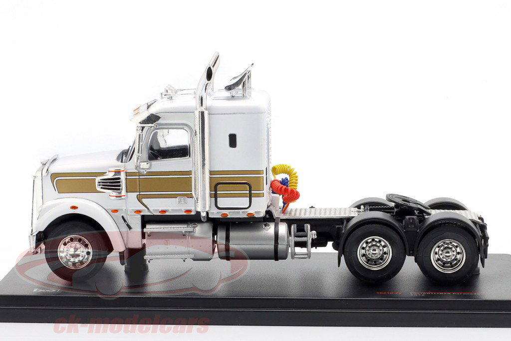 Freightliner Coronado Truck Bouwjaar 2012 wit / goud 1:43 Ixo