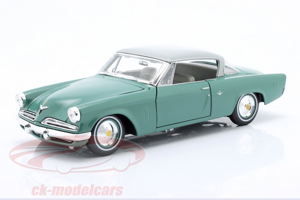 Studebaker Starliner Byggeår 1953 mintgrøn / lysegrå 1:18 Maisto